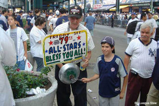 Illustration for article titled Sammy Sosa Dissed By All-Star Signage